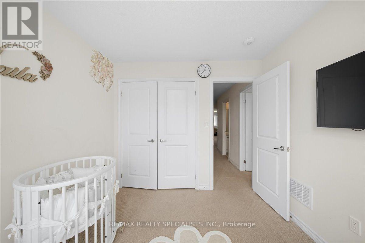 90 FERRAGINE CRESCENT - Image 40