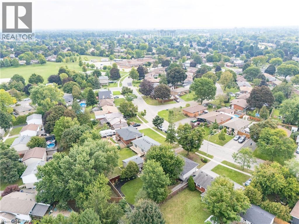 7 CAMBRIDGE Drive - Image 34
