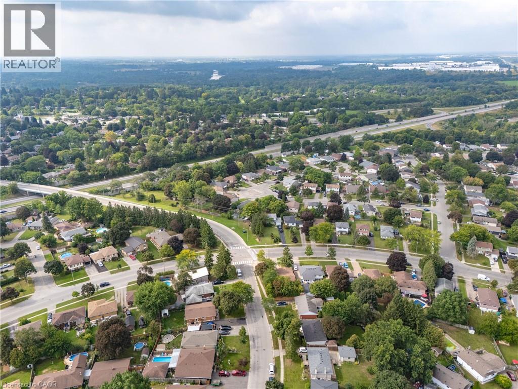 7 CAMBRIDGE Drive - 37