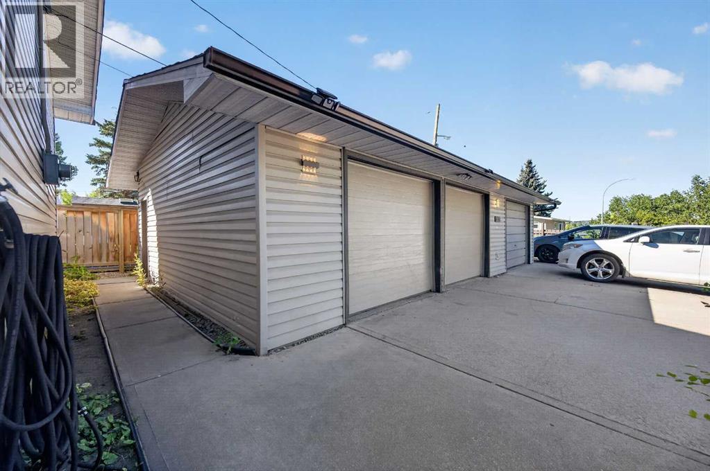 4604 29 Avenue NW - photo 27