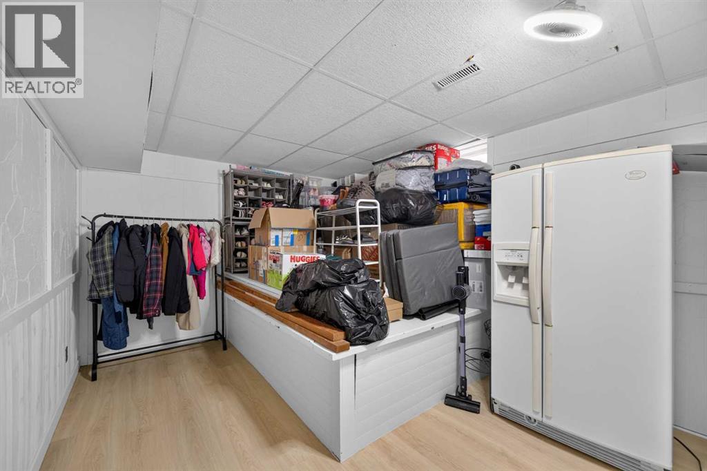 4604 29 Avenue NW - photo 20