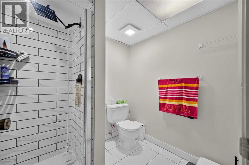 4604 29 Avenue NW - photo 21