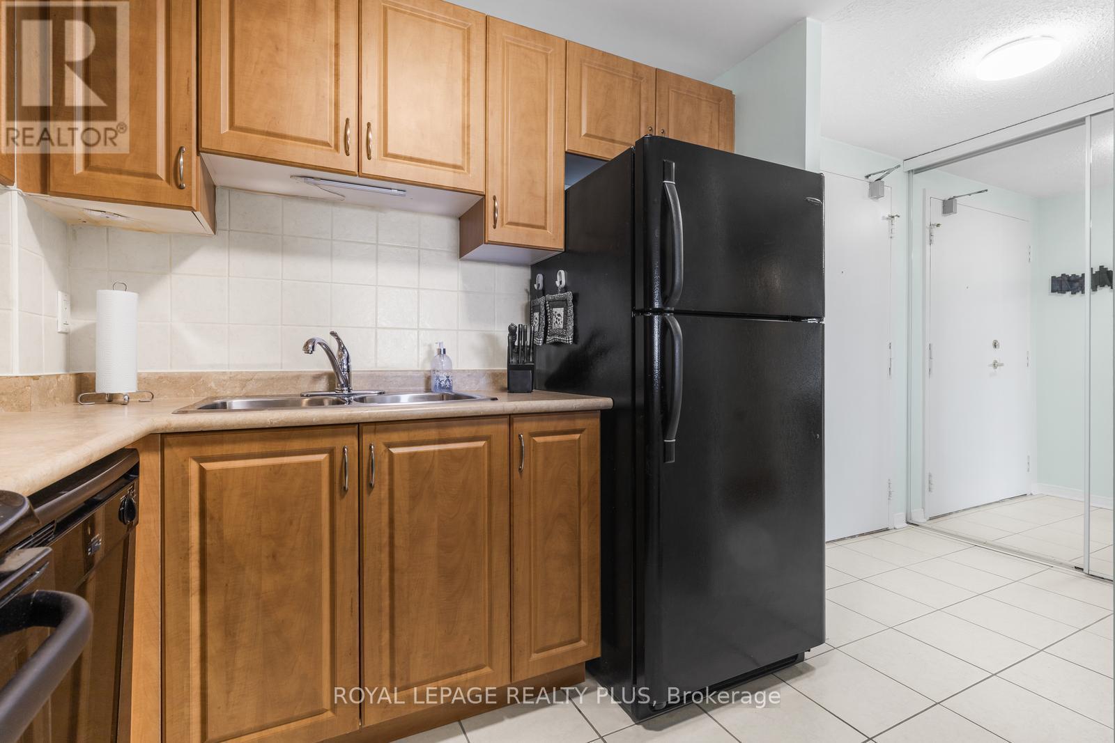 #1012 6720 GLEN ERIN DRIVE - 7