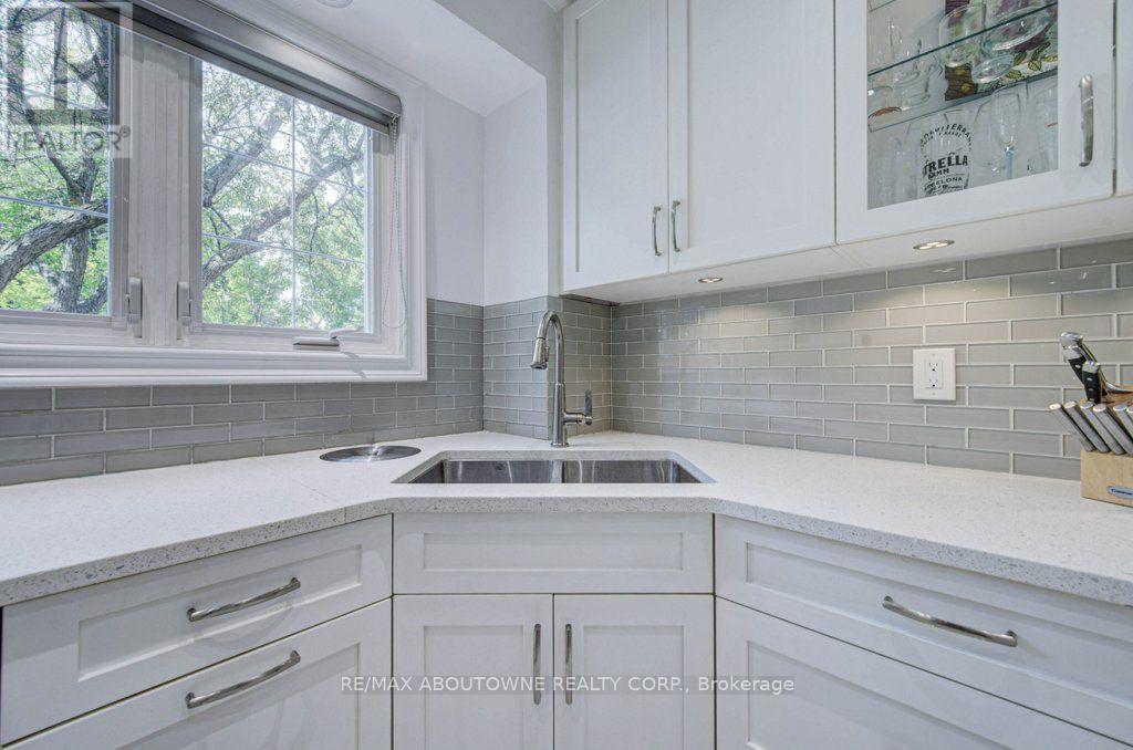 1012 ELIZABETH PLACE - 8