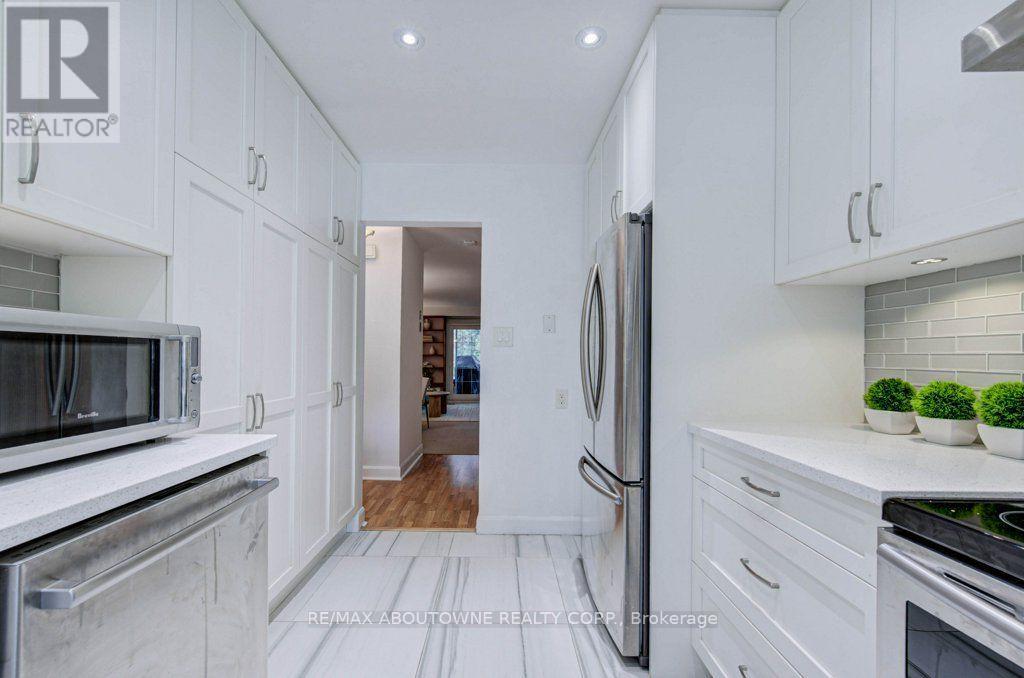 1012 ELIZABETH PLACE - 9