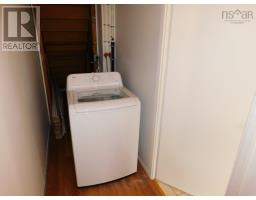 4pc Bathroom - 115 Bromley Road, Cowie Hill, NS B3P2L6 Photo 8