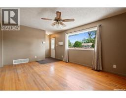 Laundry room - 856 Forget Street, Regina, SK S4T4X4 Photo 10