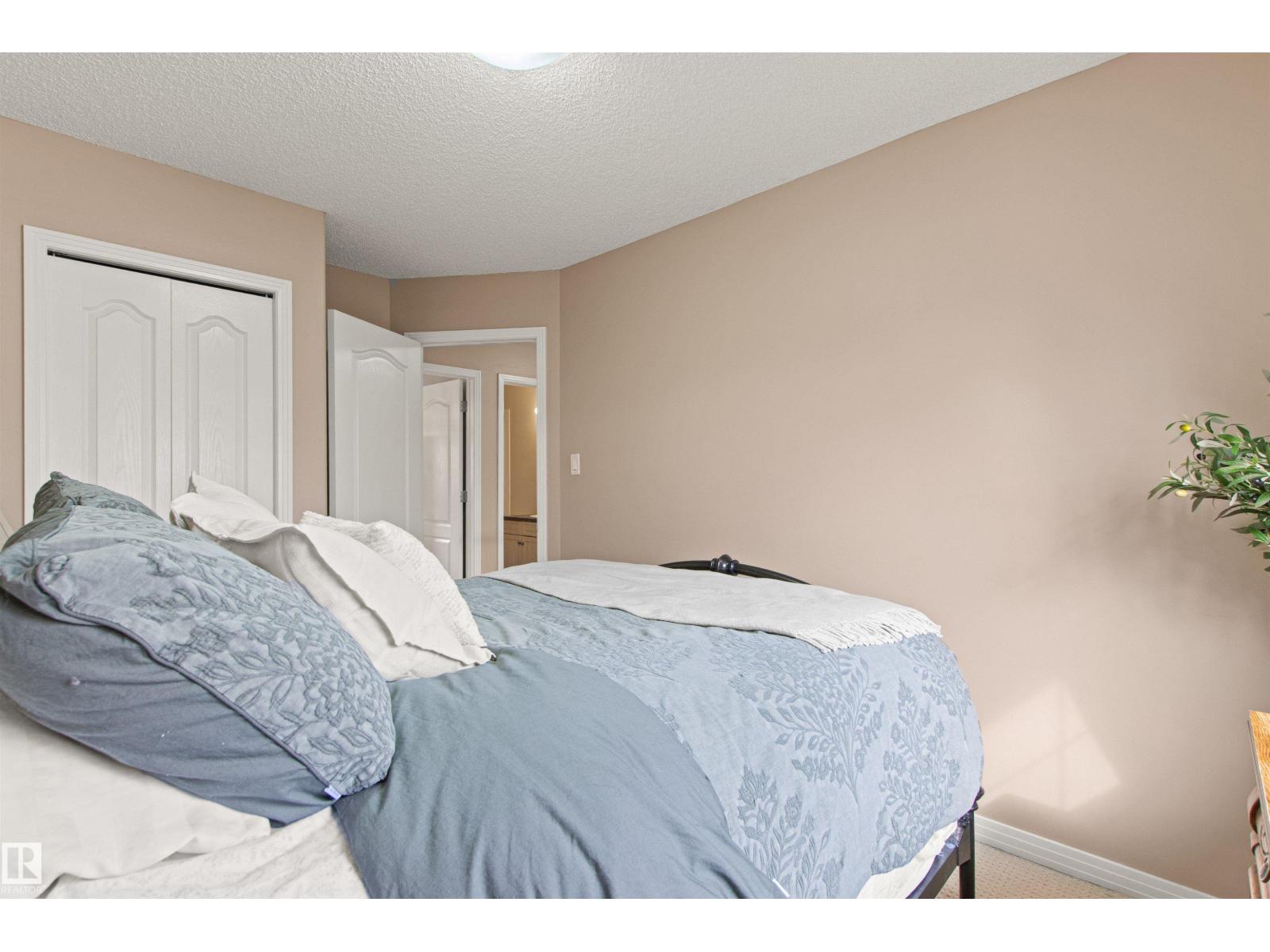 5214 205 ST NW - 43