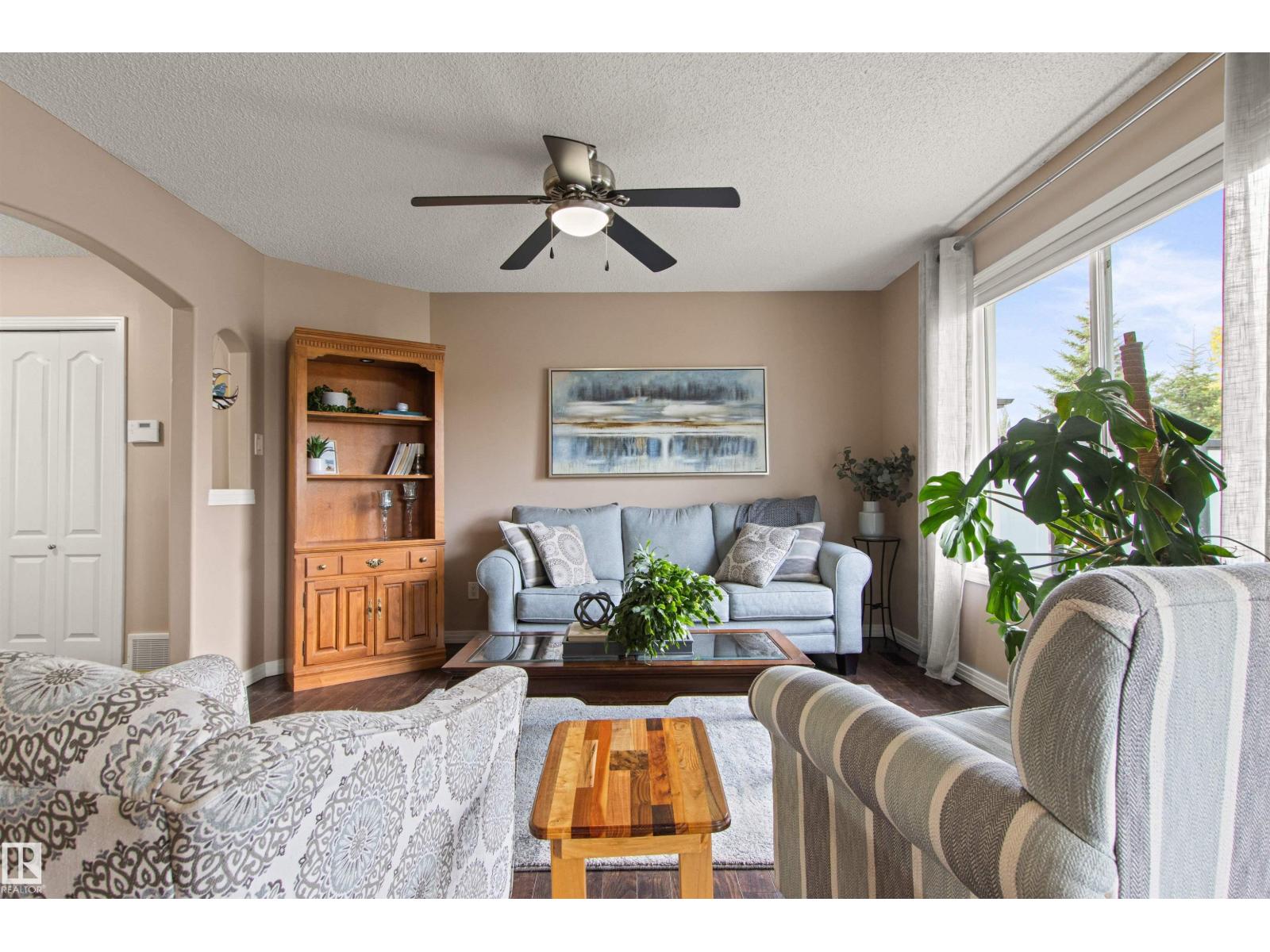 5214 205 ST NW - 8