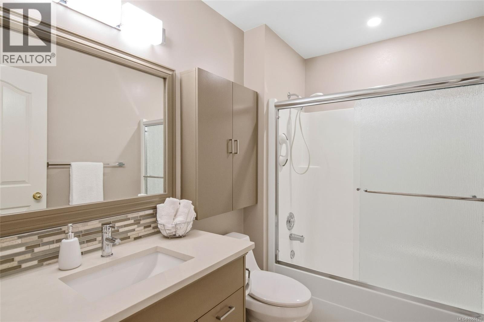 24 639 Arbutus St, Qualicum Beach