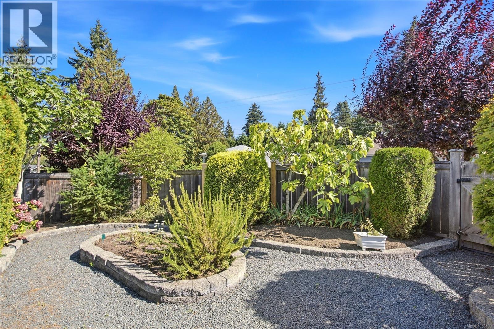 24 639 Arbutus St, Qualicum Beach