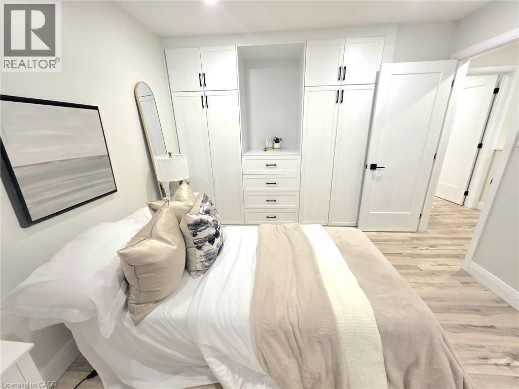 28 BORDEN Street - 23
