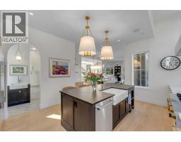 4pc Bathroom - 370 Capri Crescent Nw, Calgary, AB T2L1B2 Photo 9