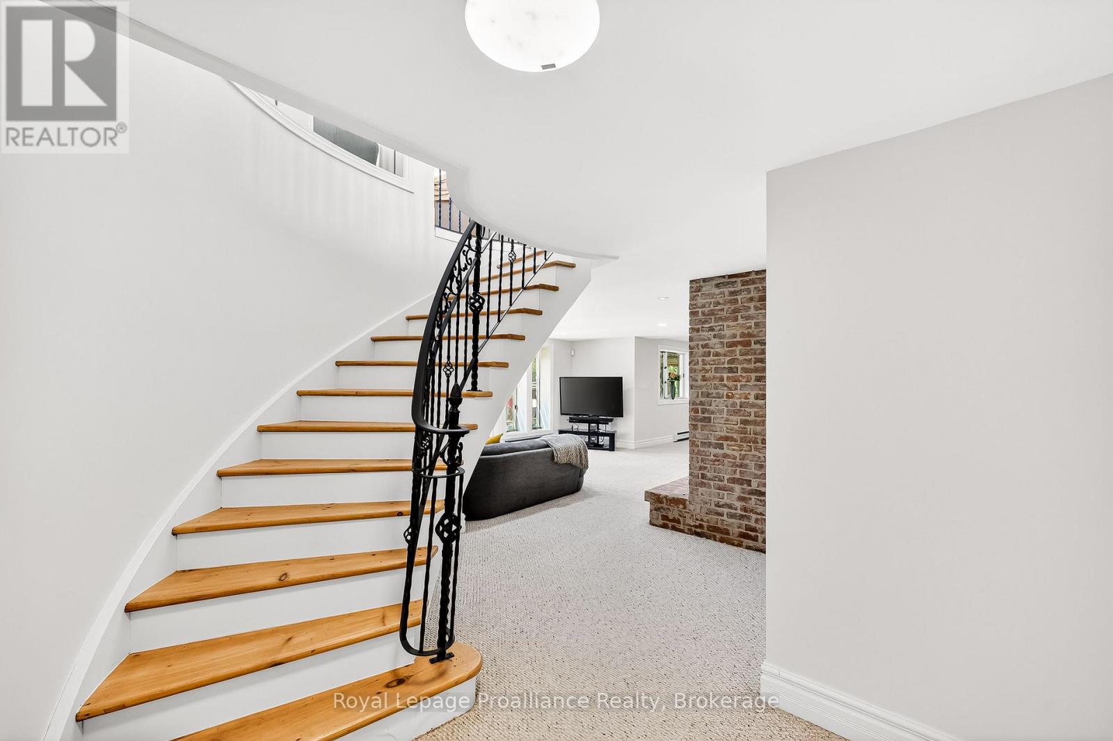 439 OAK LAKE ROAD - Image 32