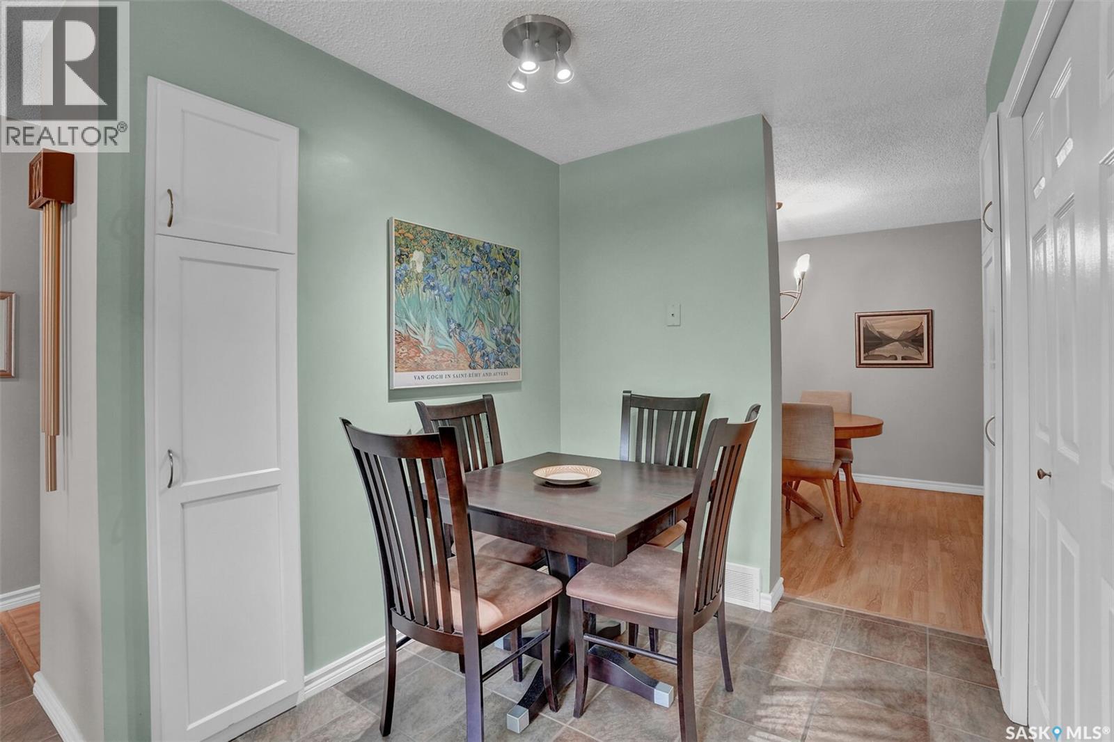 #264 Plainsview DRIVE - 16