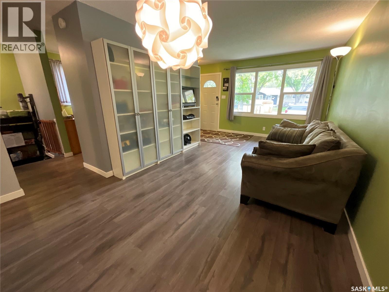 29 McMurchy AVENUE - 6
