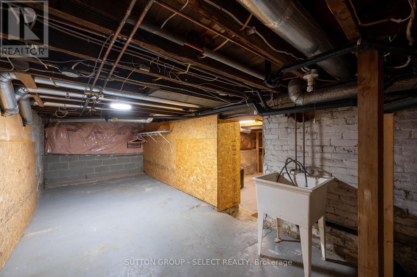 797 COLBORNE STREET - 20