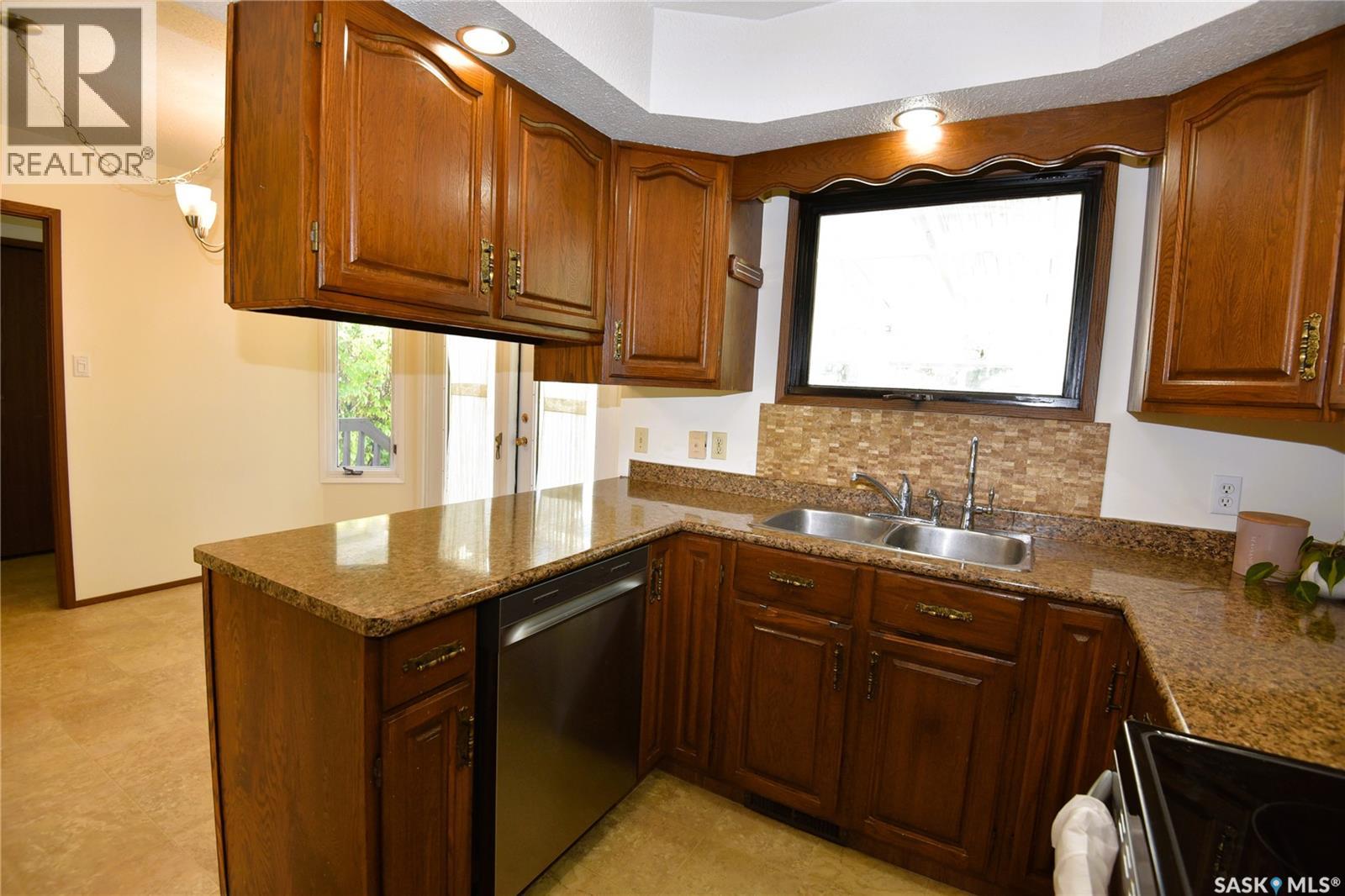 309 Watson CRESCENT - 9