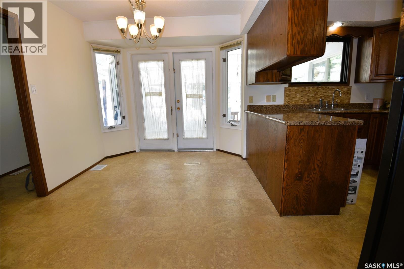 309 Watson CRESCENT - 14