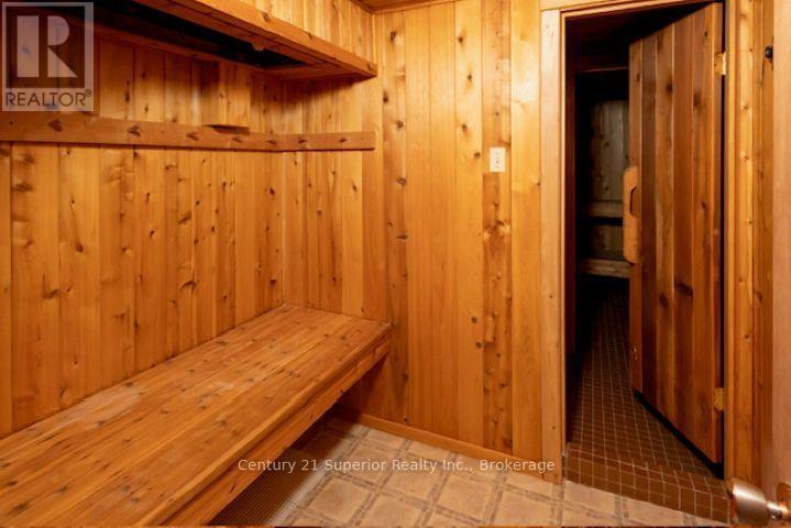 327 BRUNSWICK STREET S - Image 35