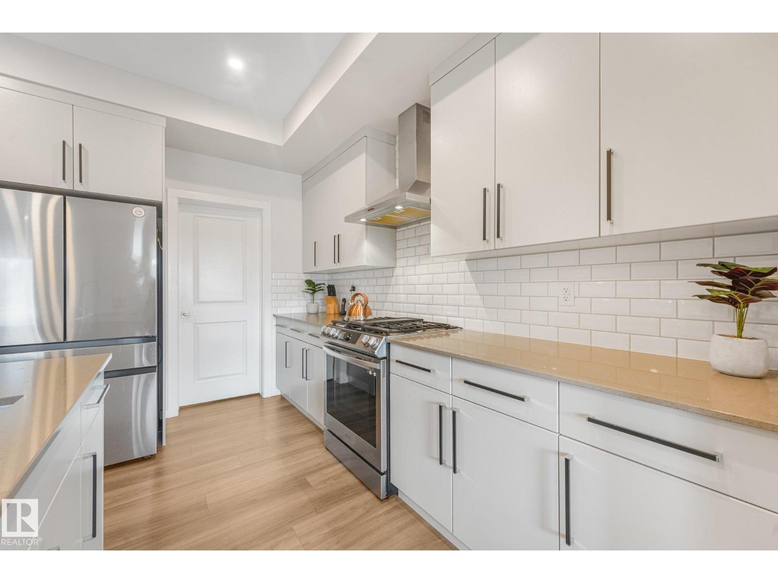 3423 KULAY GR SW - 19