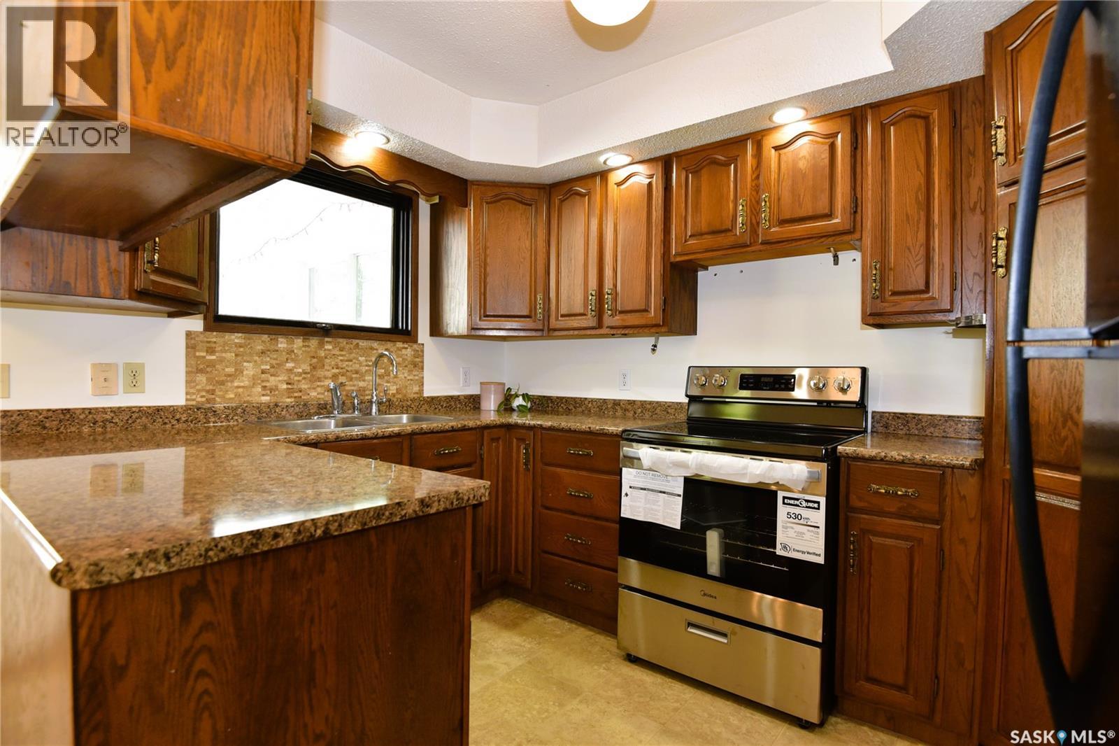 309 Watson CRESCENT - 7