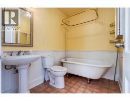 123 30 Avenue NW - photo 15