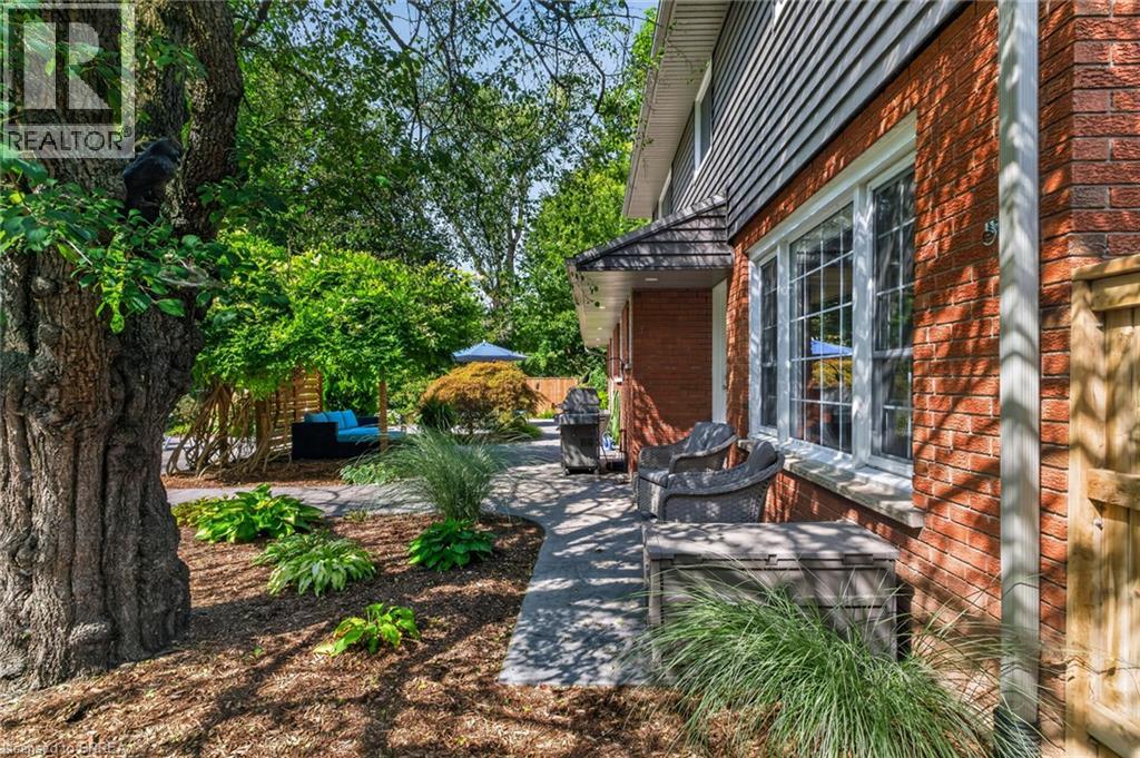 42 ROBINSON Avenue - Image 41