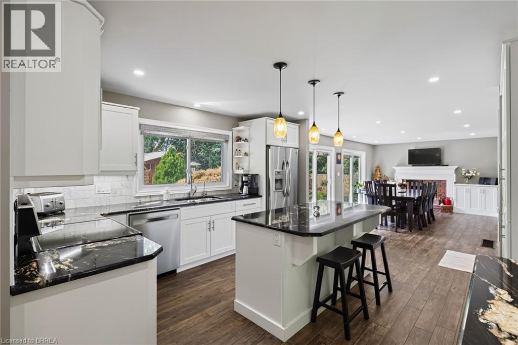 42 ROBINSON Avenue - Image 7