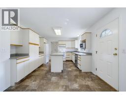 5080 70 Avenue Ne, Salmon Arm, BC V0E1K0 Photo 16