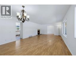 Kitchen - 5080 70 Avenue Ne, Salmon Arm, BC V0E1K0 Photo 11