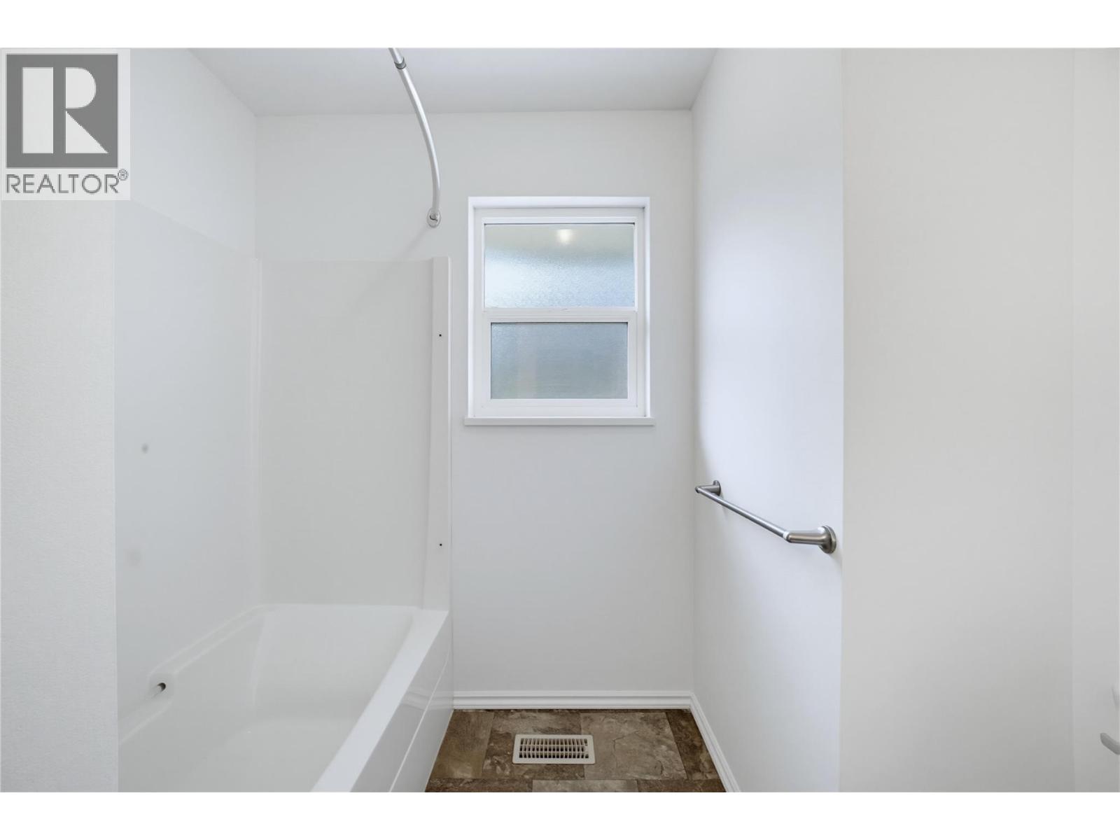 5080 70 Avenue NE - Image 33