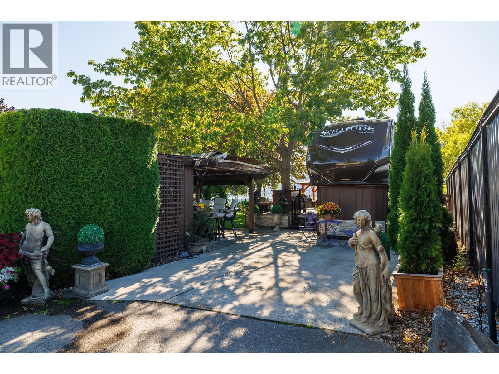  415 Commonwealth Road, Kelowna