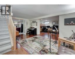2918 Lathom Crescent Sw, Calgary, AB T3E5W7 Photo 32
