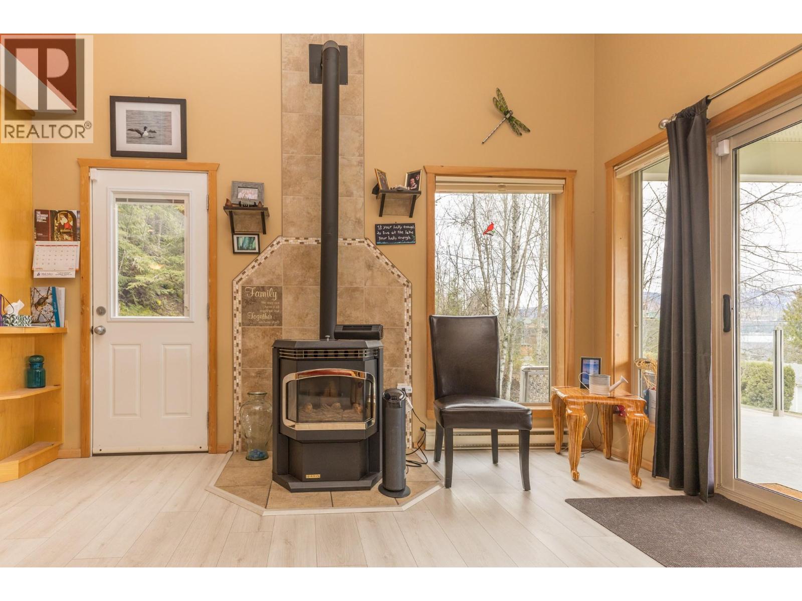  3572 Eagle Bay Road, Eagle Bay