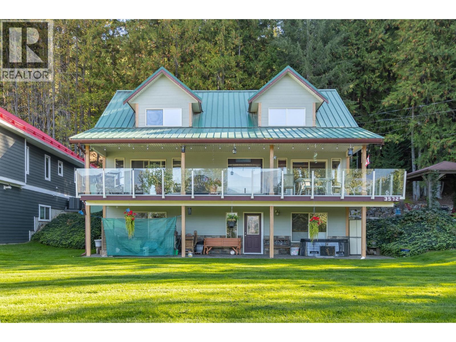  3572 Eagle Bay Road, Eagle Bay