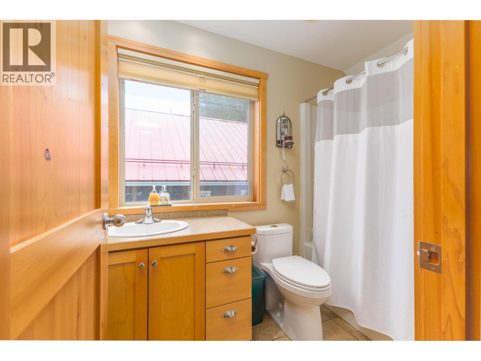  3572 Eagle Bay Road, Eagle Bay