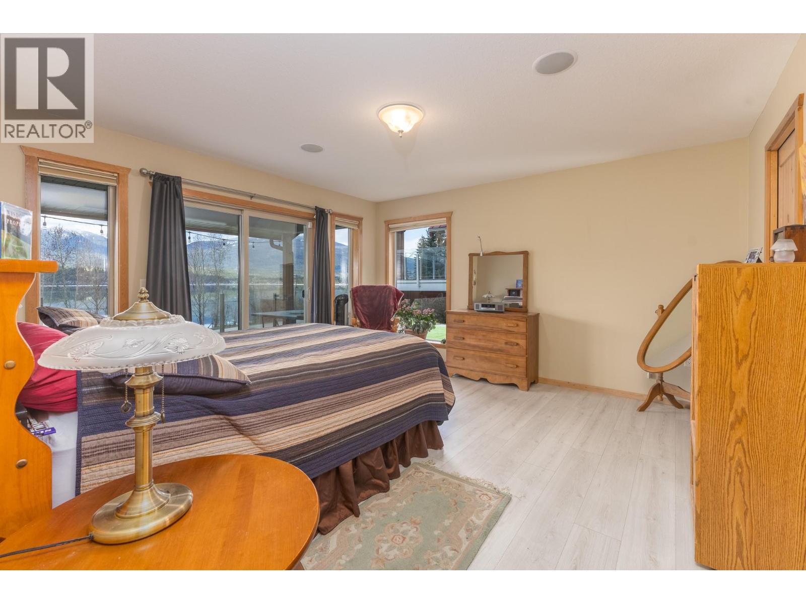 3572 Eagle Bay Road - 23
