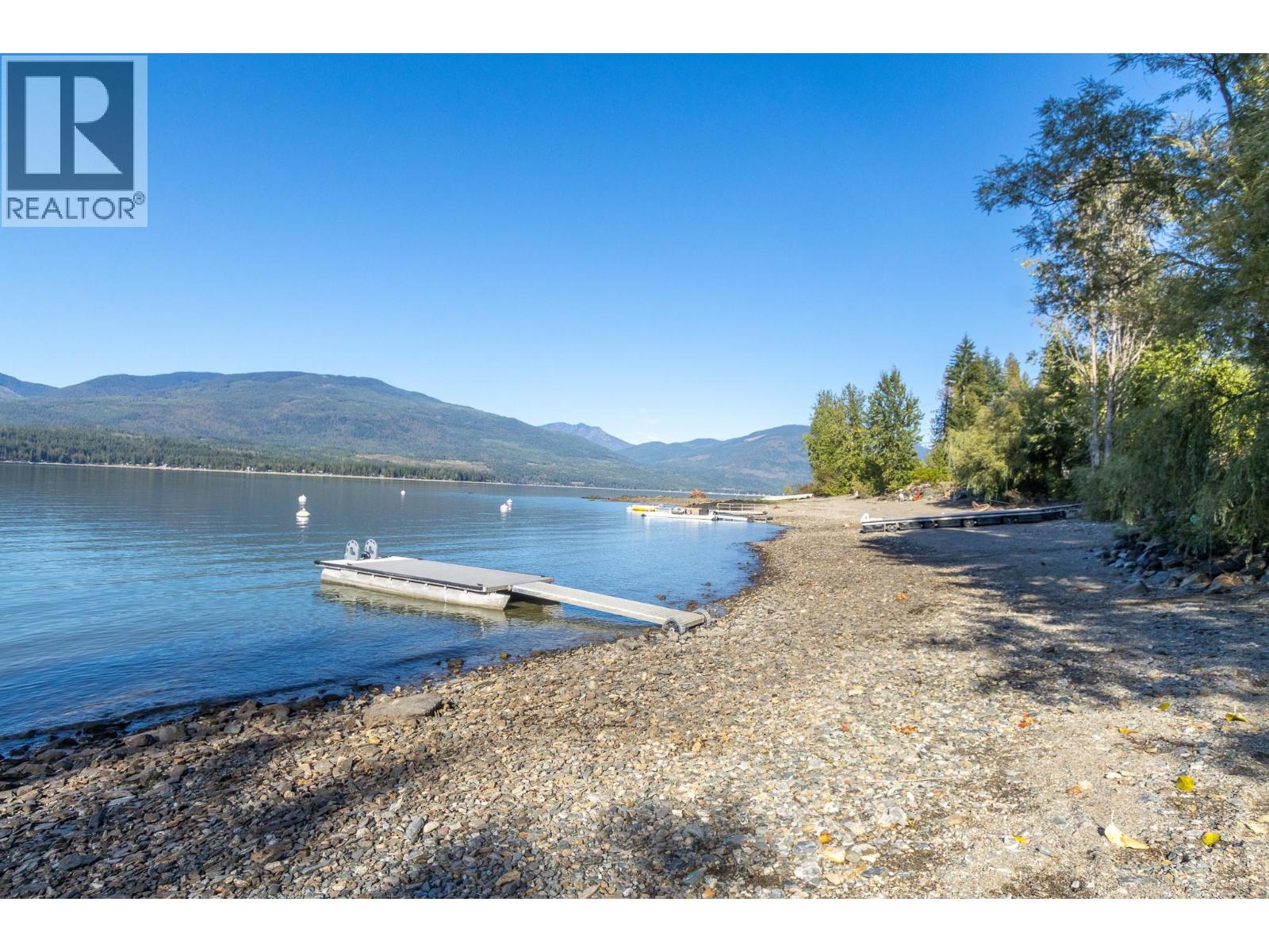 3572 Eagle Bay Road - 34