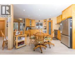 Dining nook - 3572 Eagle Bay Road, Eagle Bay, BC V0E1T0 Photo 15