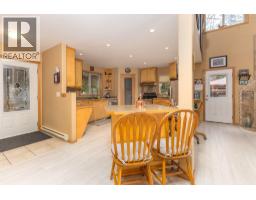 Kitchen - 3572 Eagle Bay Road, Eagle Bay, BC V0E1T0 Photo 16