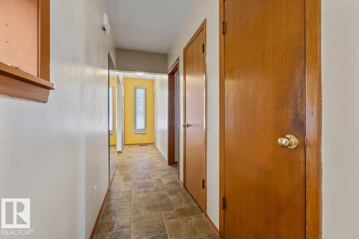 6003 95 Av NW photo 4 — MLS® E4509421