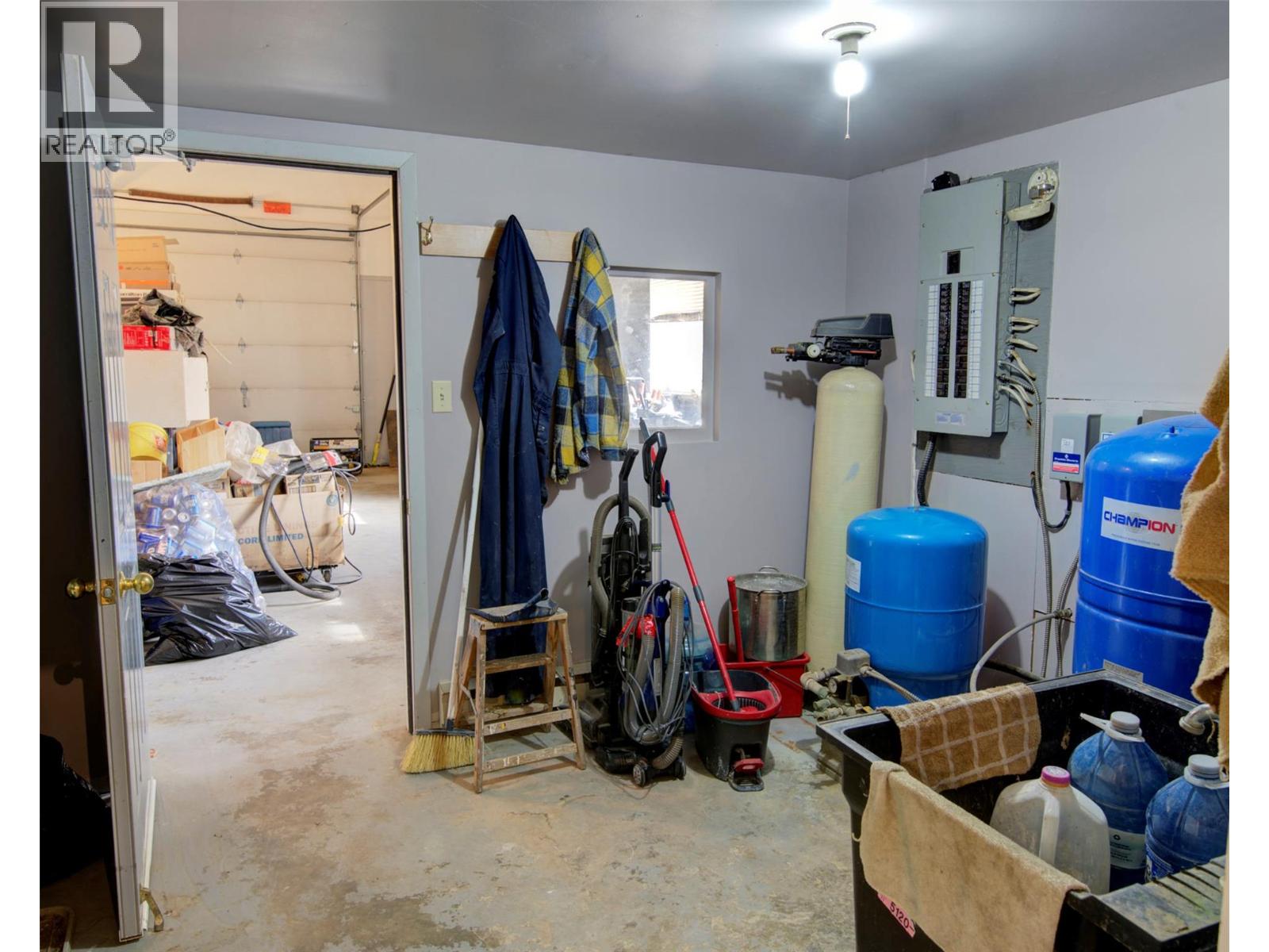 1311 Mallory Road - Image 30