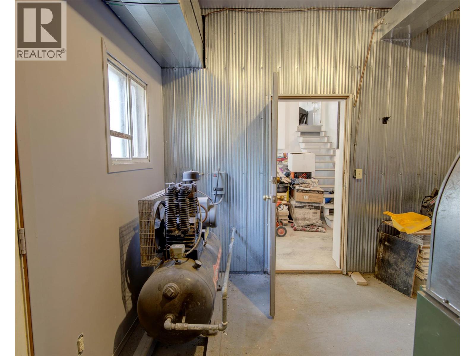 1311 Mallory Road - Image 38