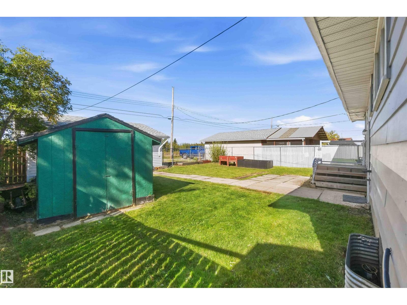 5436 51 ST - 37