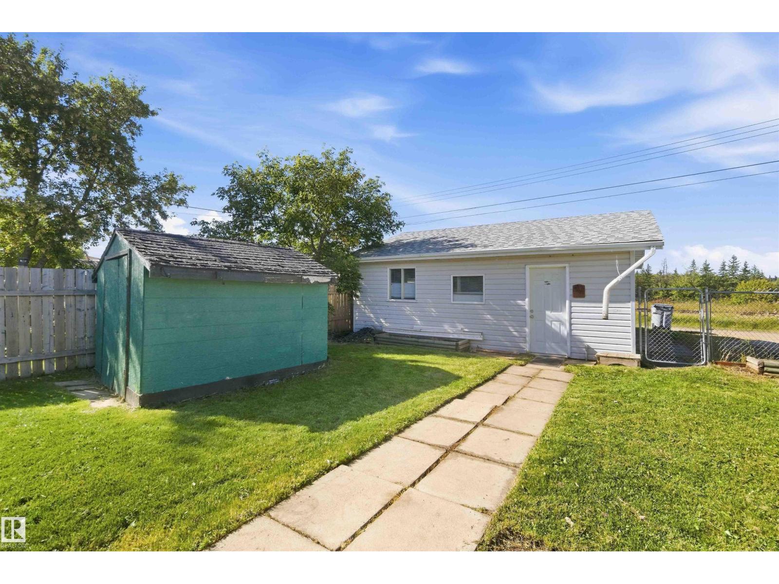 5436 51 ST - 43