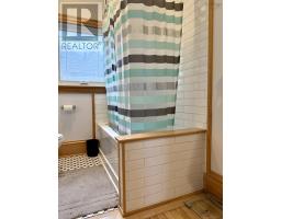 20 Agnew Street, Amherst, NS B4H2B6 Photo 43