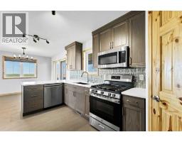 4pc Bathroom - 10302 Black & White Trail, Rural Cypress County, AB T1B0L1 Photo 14