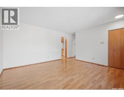 4pc Bathroom - 105 Fitzgerald Street, Saskatoon, SK S7N2A6 Photo 7