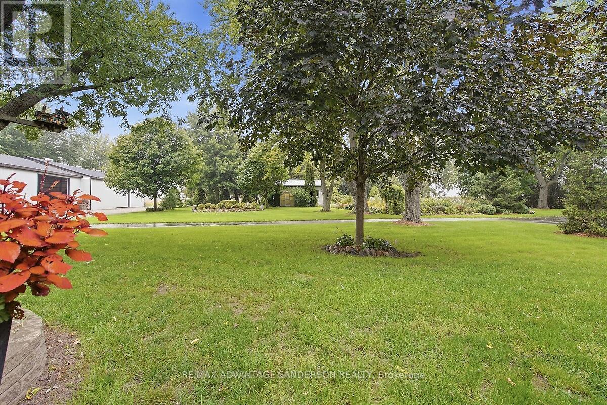 15626 ELGINFIELD ROAD, Lucan Biddulph — photo 17